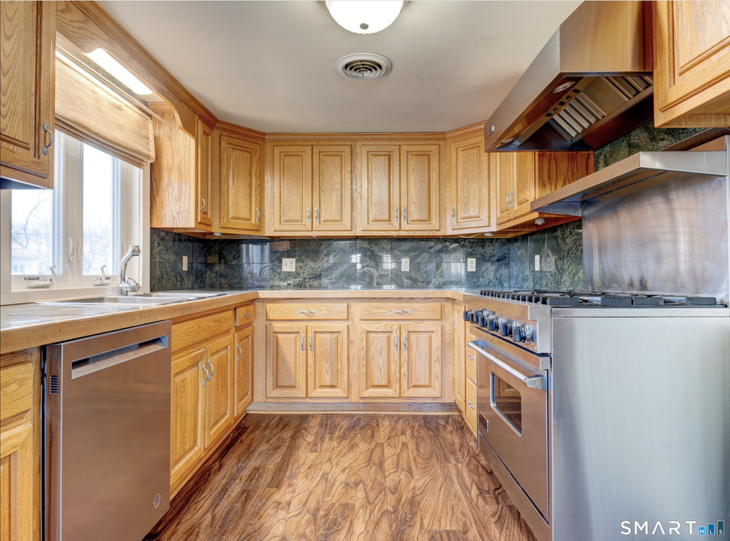 1091 Main Street - Photo 1