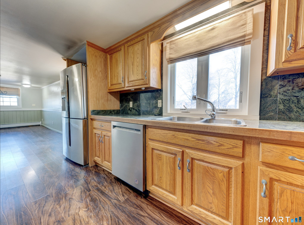 1091 Main Street - Photo 3