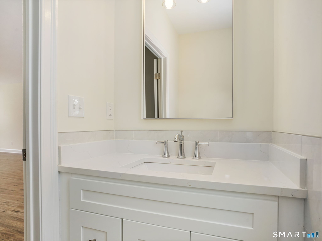 6 Beacon Square - Photo 16