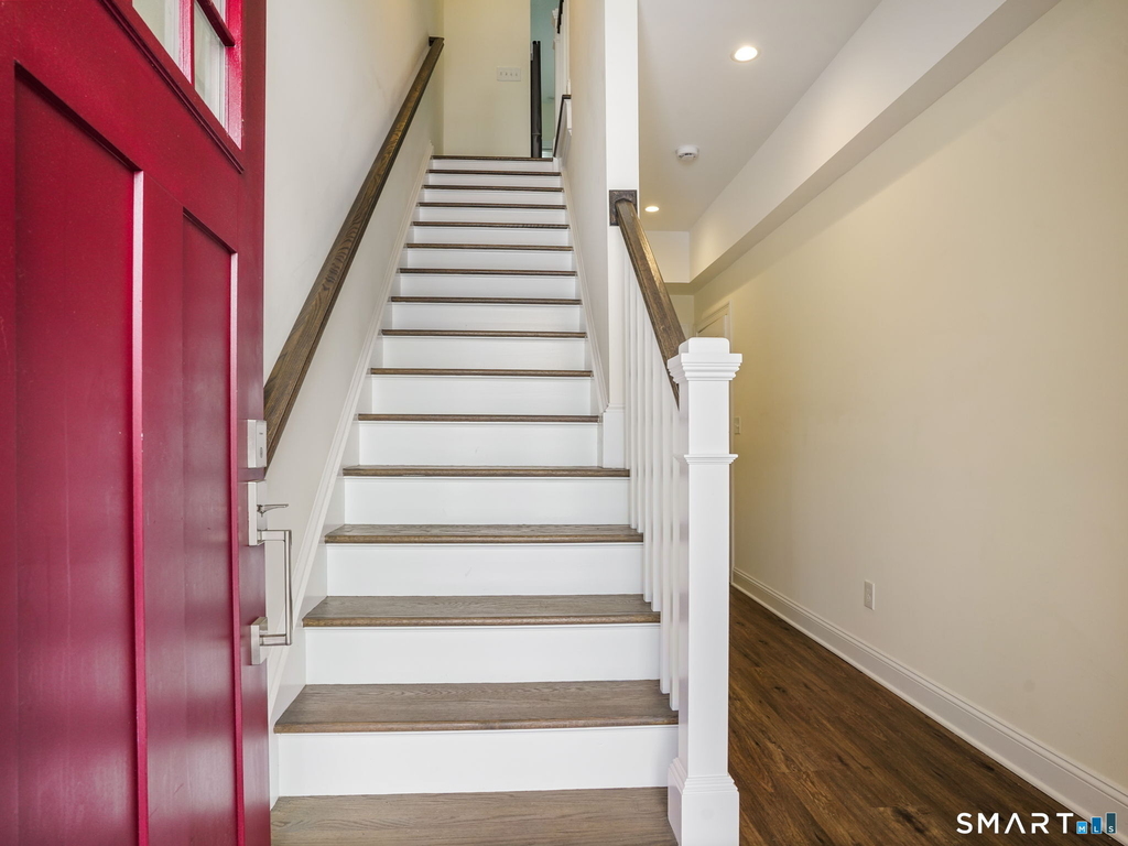 6 Beacon Square - Photo 1