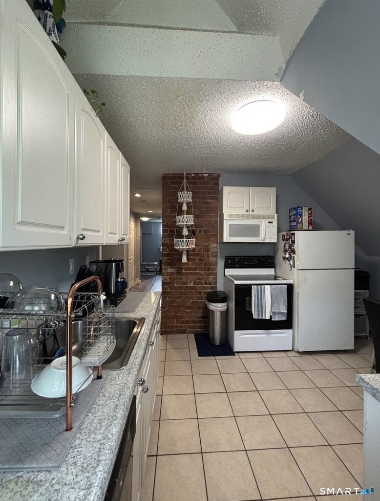 273 Collins Street - Photo 2