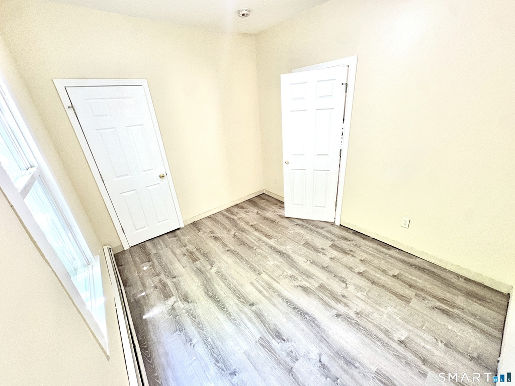 429 Baldwin Street - Photo 13