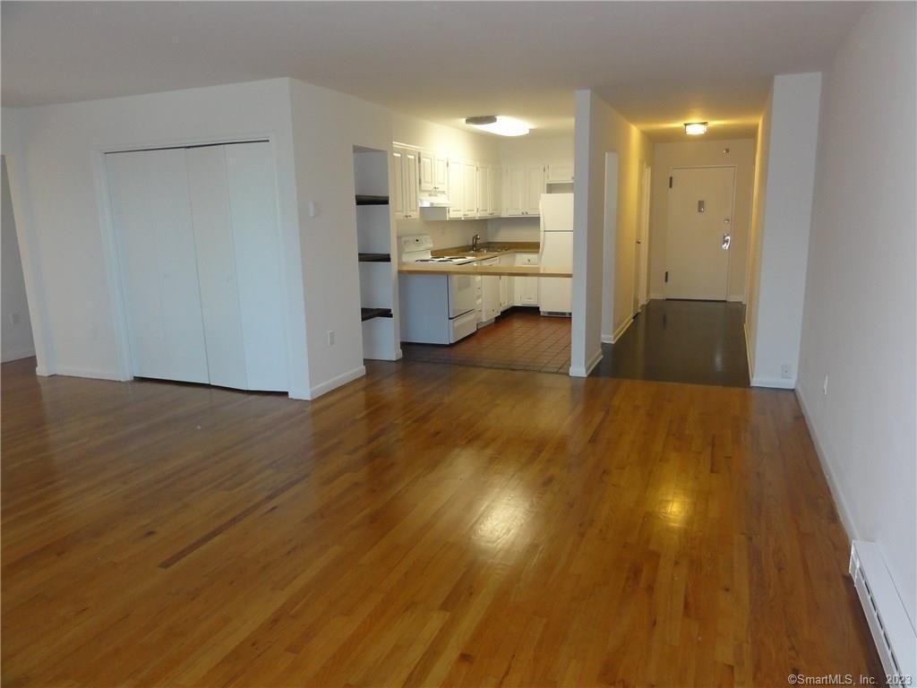 500 Newfield Avenue - Photo 5