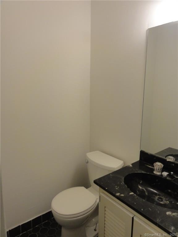 500 Newfield Avenue - Photo 2