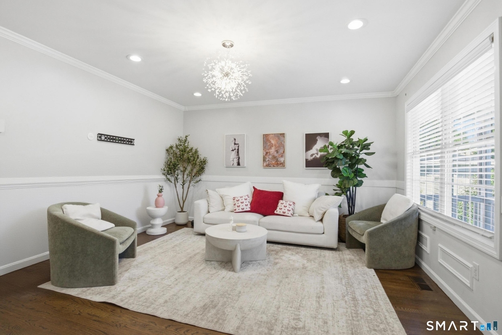 305 Sylvan Street - Photo 2
