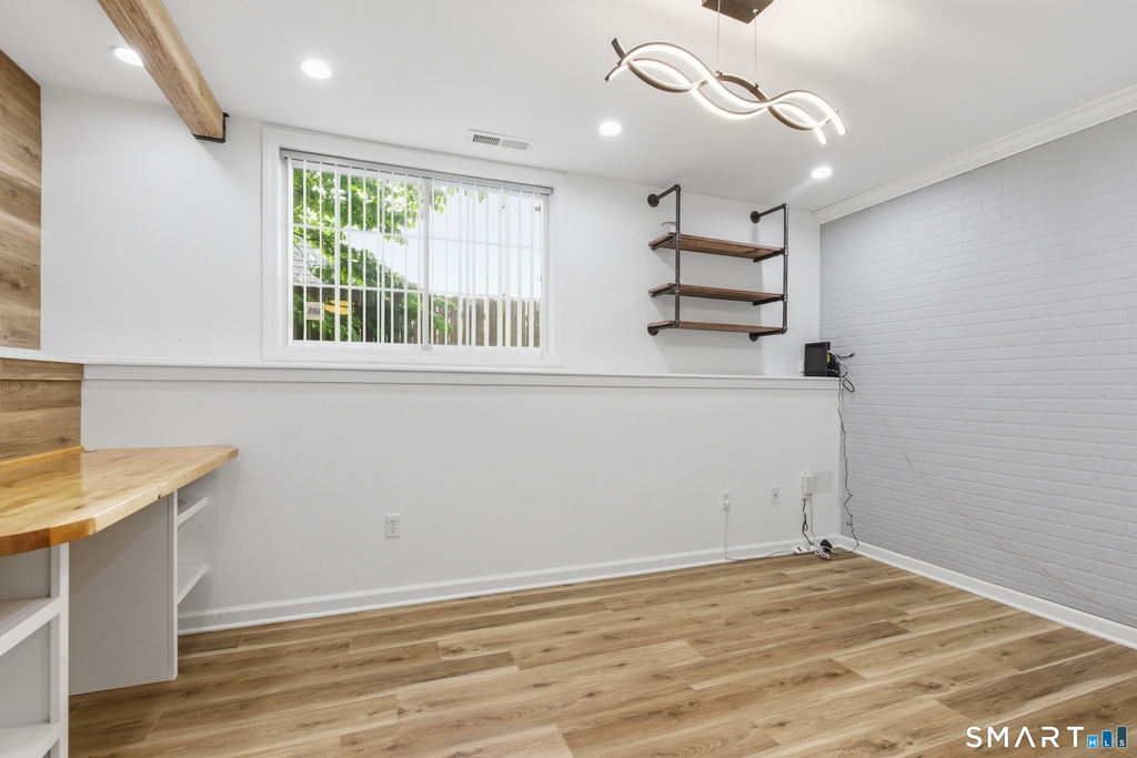 305 Sylvan Street - Photo 18