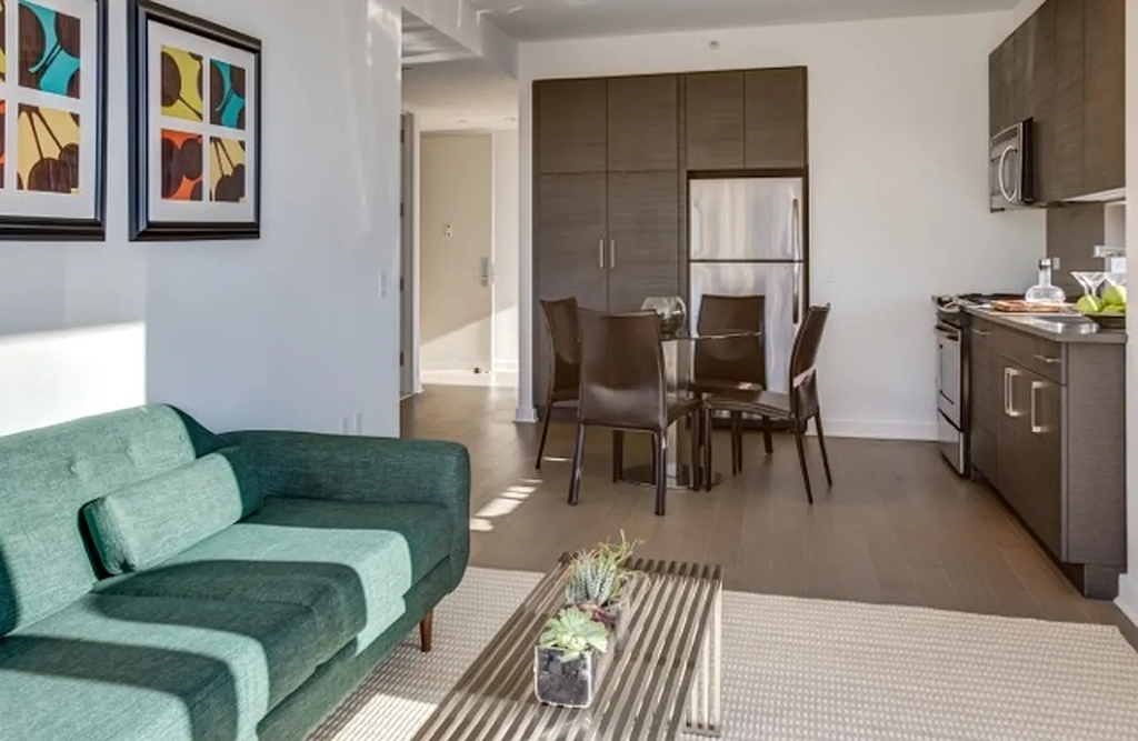 5th Avenue - Photo 2