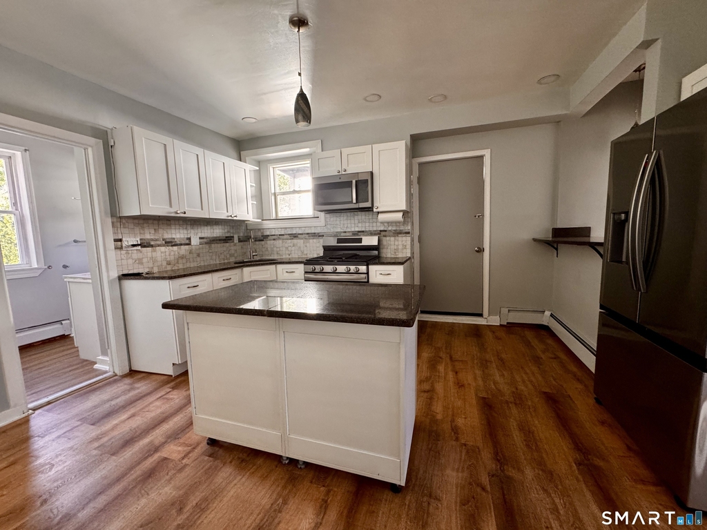 196 Russ Street - Photo 4