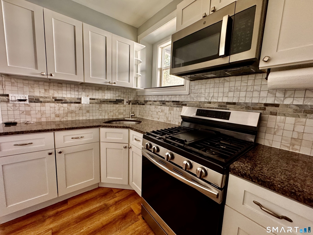 196 Russ Street - Photo 2