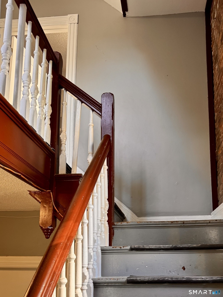 196 Russ Street - Photo 13