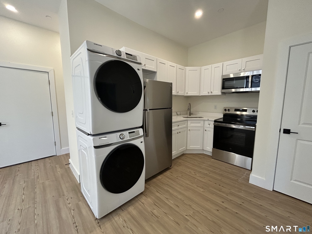 472 Main Street - Photo 3