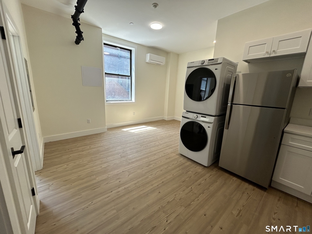 472 Main Street - Photo 4