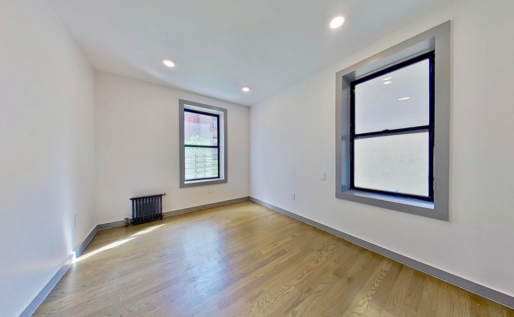 601 West 151st Street - Photo 4