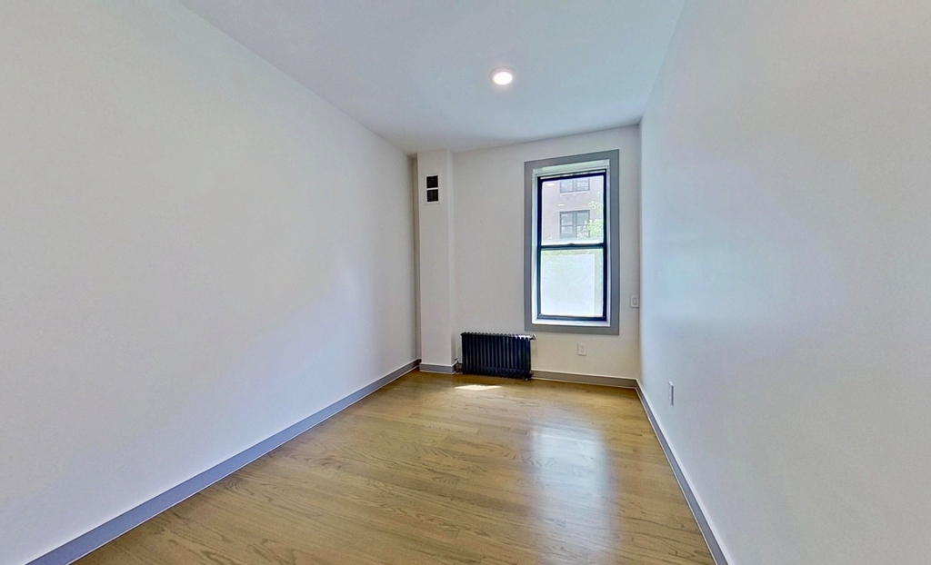 601 West 151st Street - Photo 6