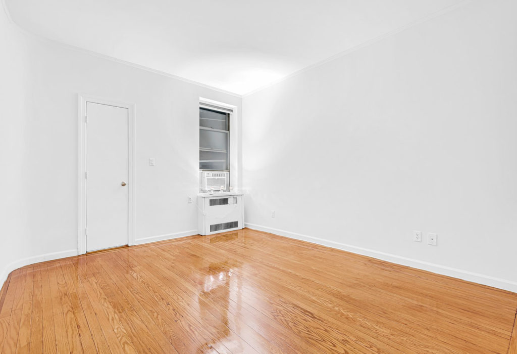 East 31st Street - Photo 3