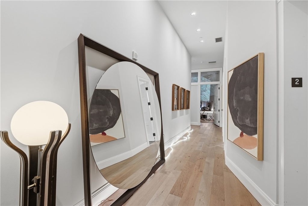 824 Liberty Ave - Photo 2