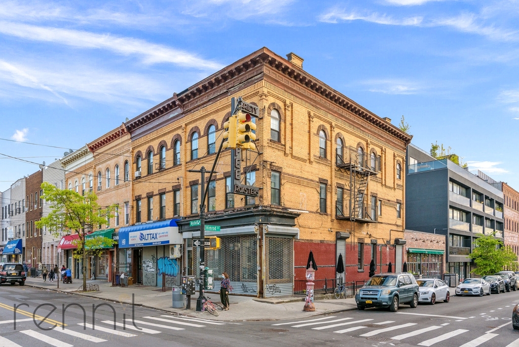 146 Wyckoff Avenue - Photo 10