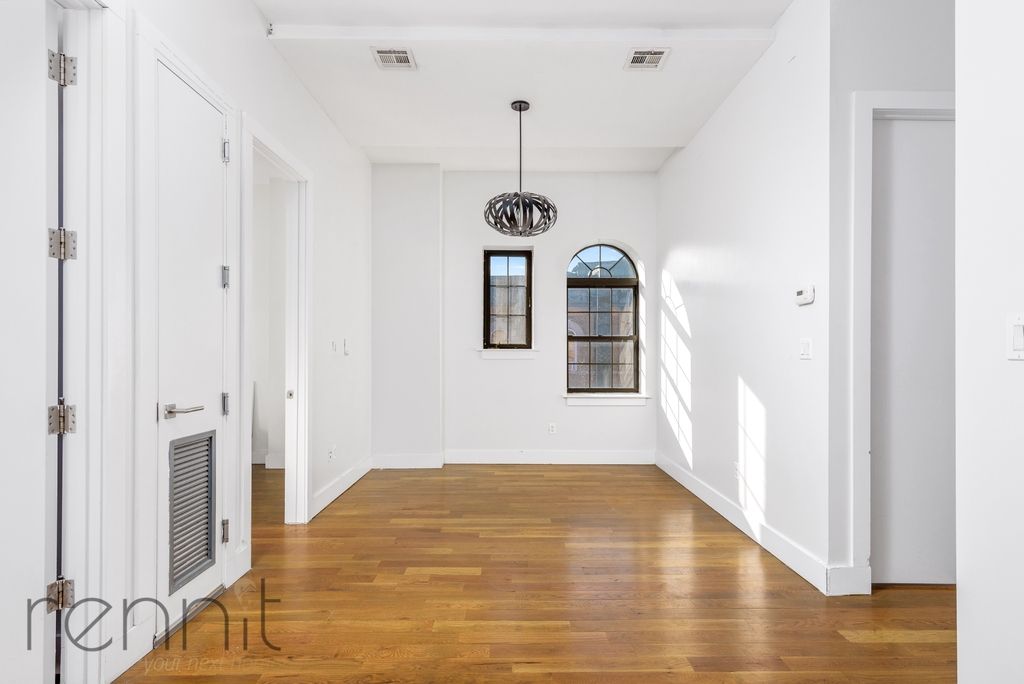 146 Wyckoff Avenue - Photo 2