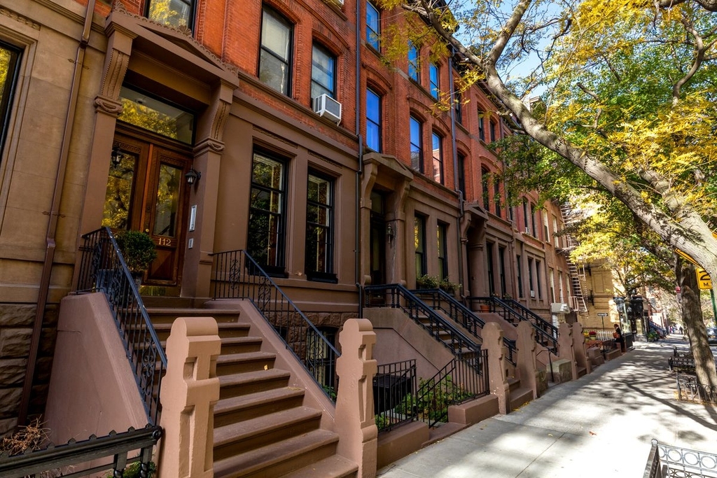 East 9th and 1st Ave - Photo 0