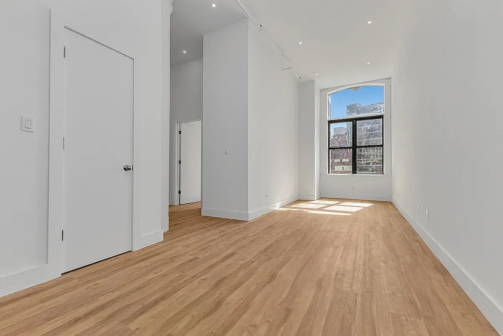 81 Willoughby Street - Photo 1