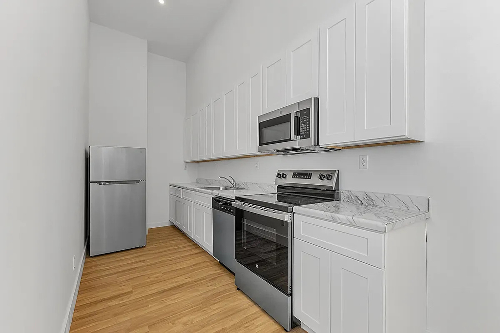 81 Willoughby Street - Photo 2
