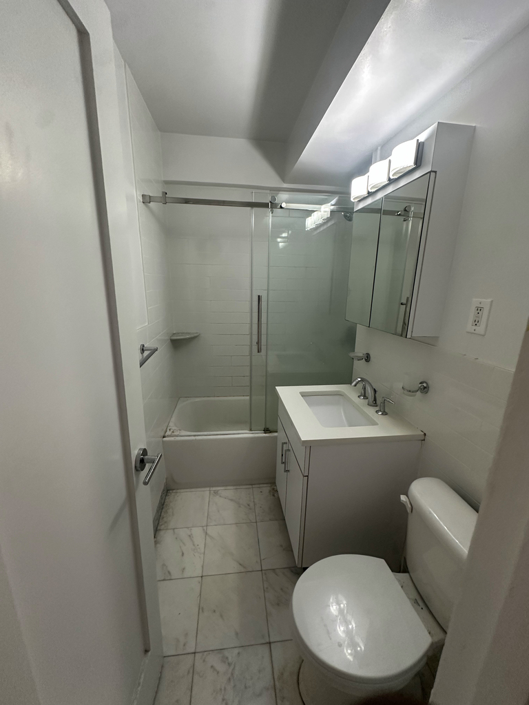165 East 35th Street - Photo 3