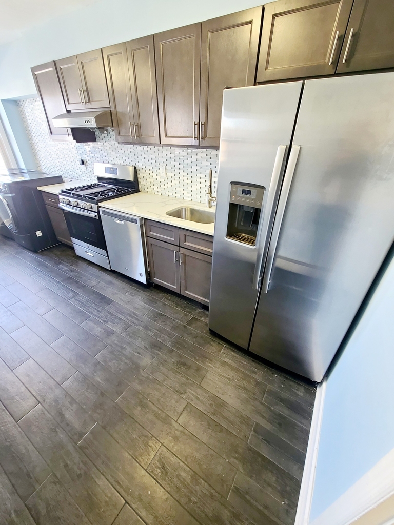 67-12 Juno Street - Photo 5