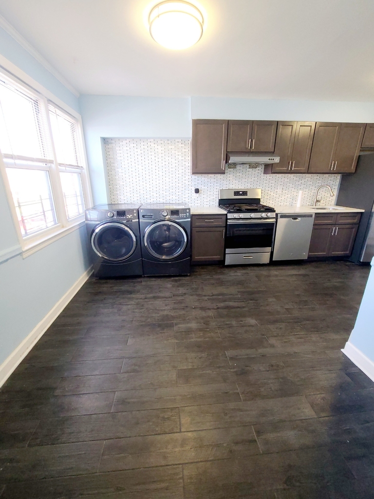 67-12 Juno Street - Photo 7
