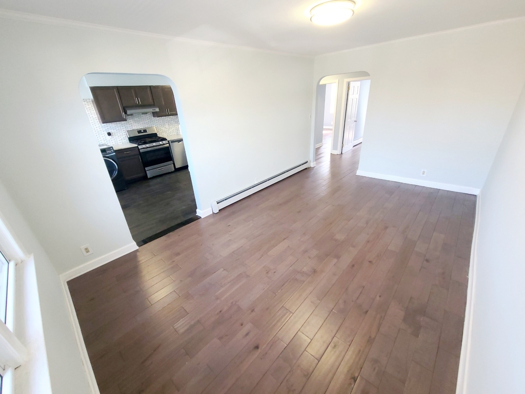 67-12 Juno Street - Photo 2