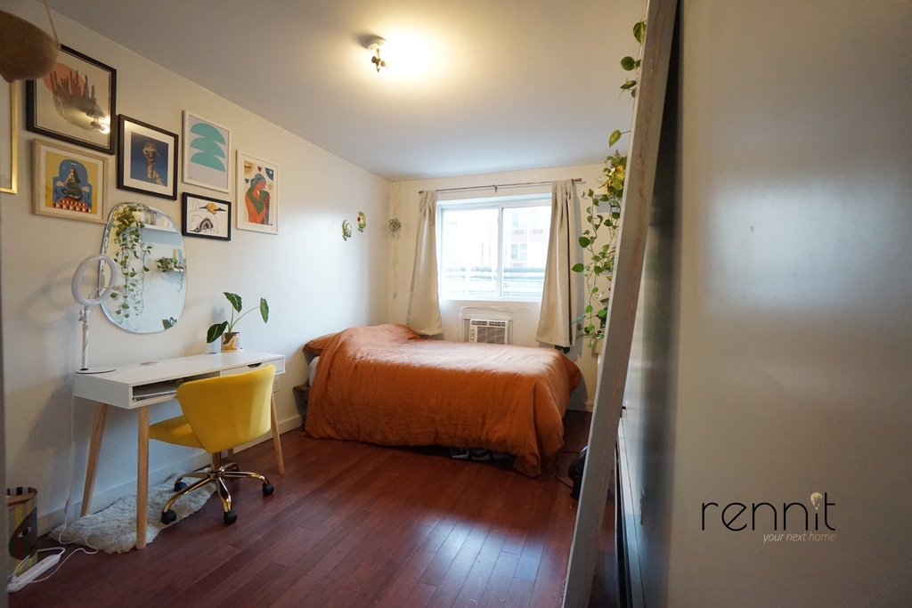 1022 Broadway - Photo 2