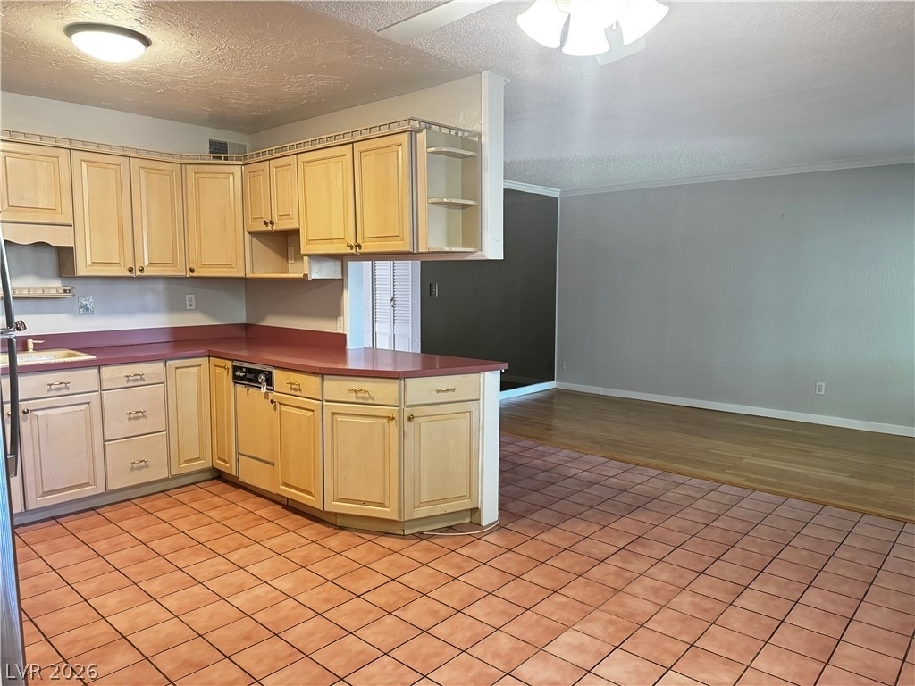 350 E Desert Inn Road - Photo 11