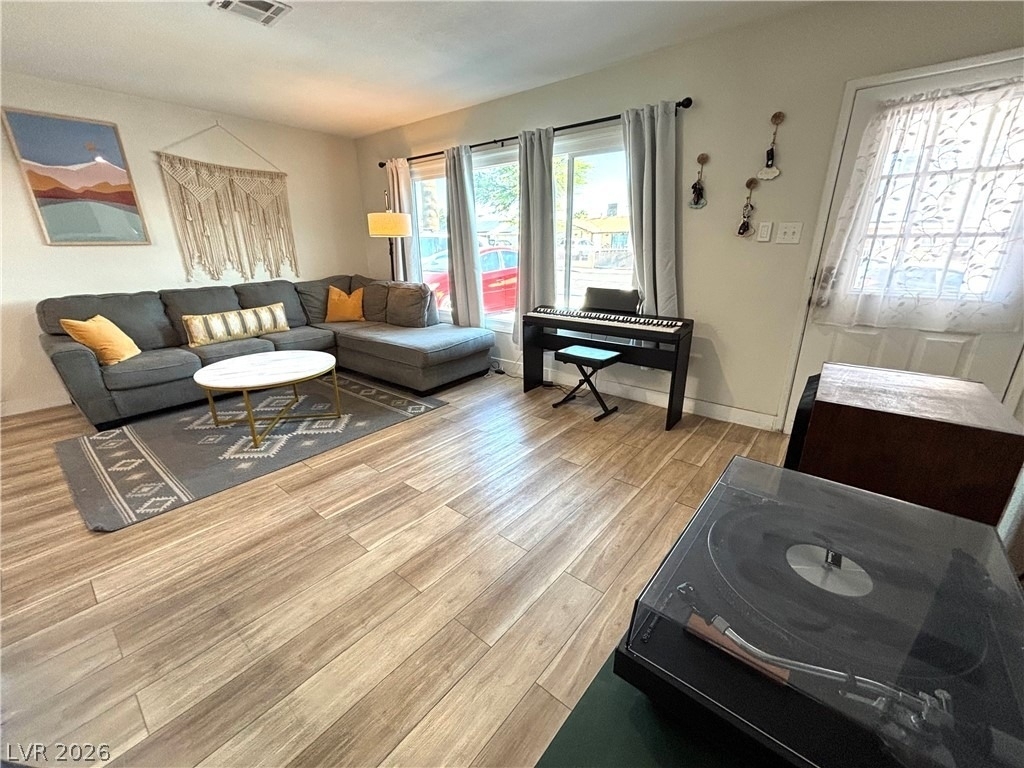 1920 Howard Avenue - Photo 3