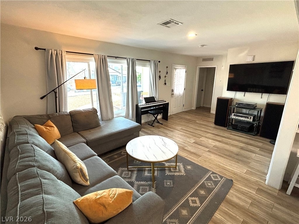 1920 Howard Avenue - Photo 2