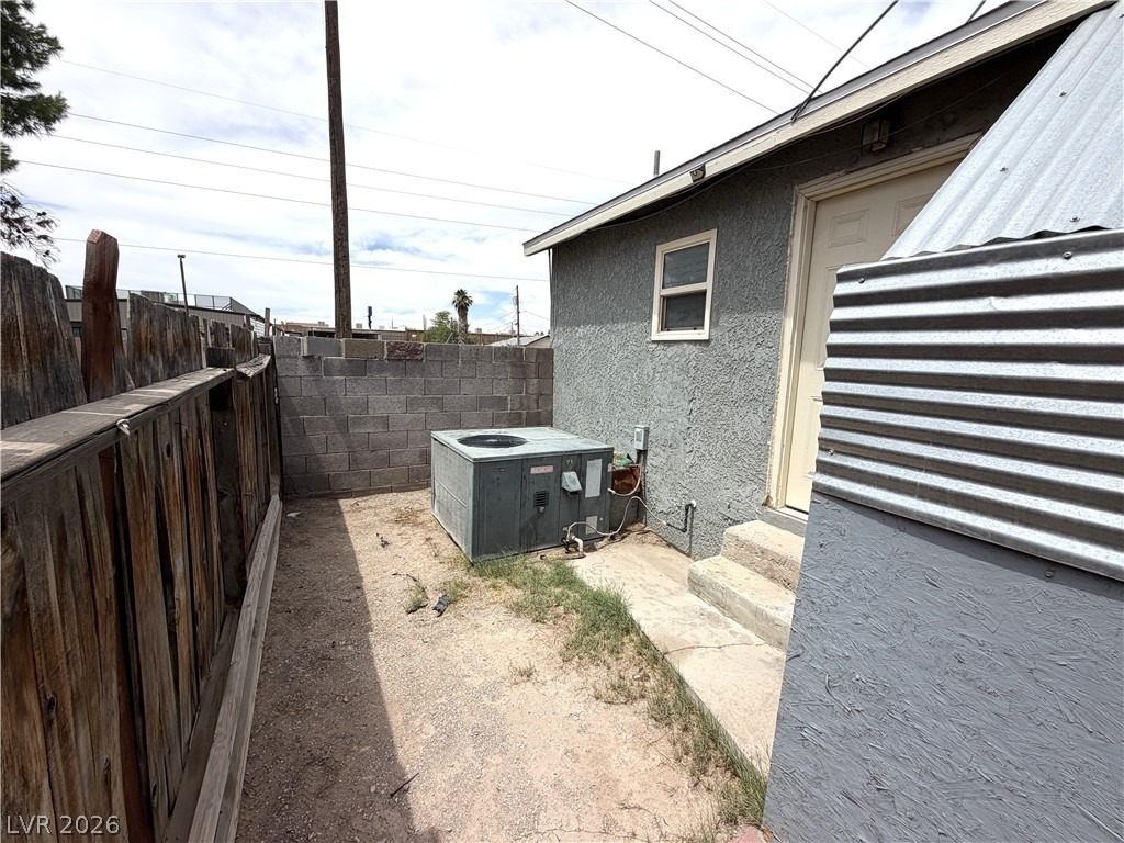 5930 Dodd Street - Photo 9