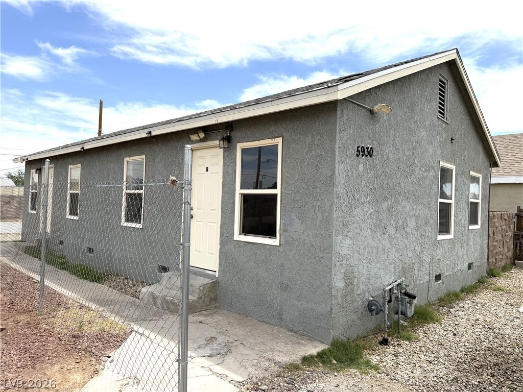 5930 Dodd Street - Photo 0
