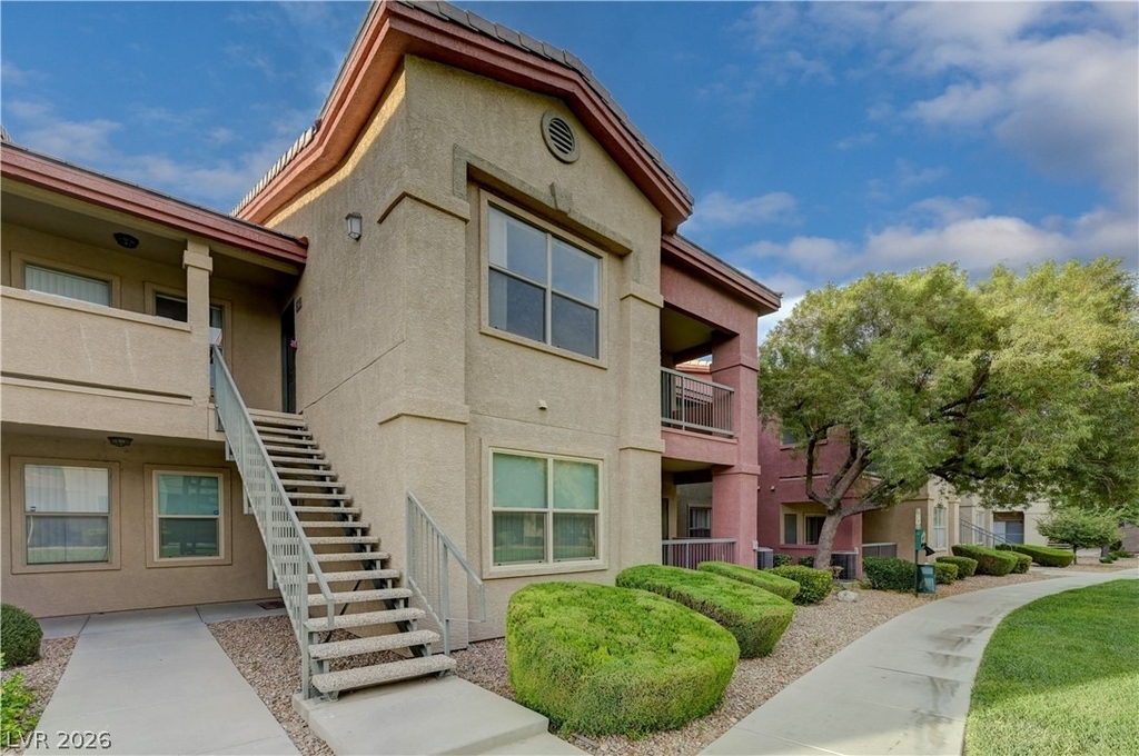 8000 W Badura Avenue - Photo 0