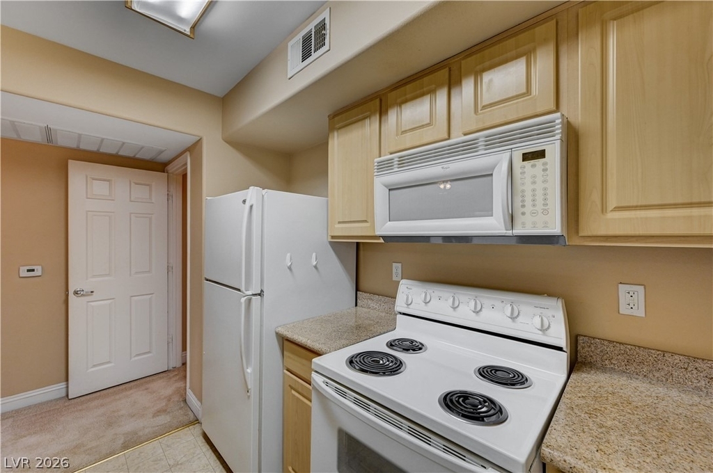 8000 W Badura Avenue - Photo 18