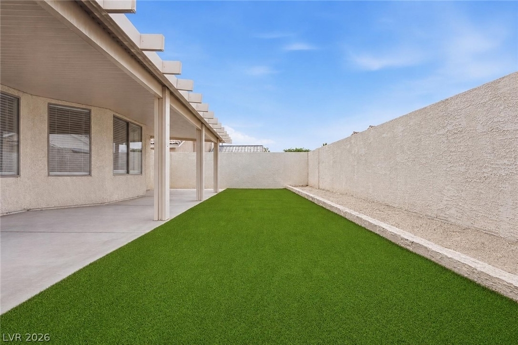6526 Blooming Sun Court - Photo 4