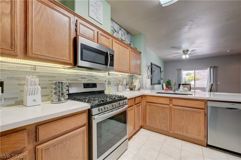 2050 N Los Feliz Street - Photo 23