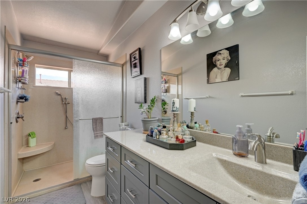 2050 N Los Feliz Street - Photo 38