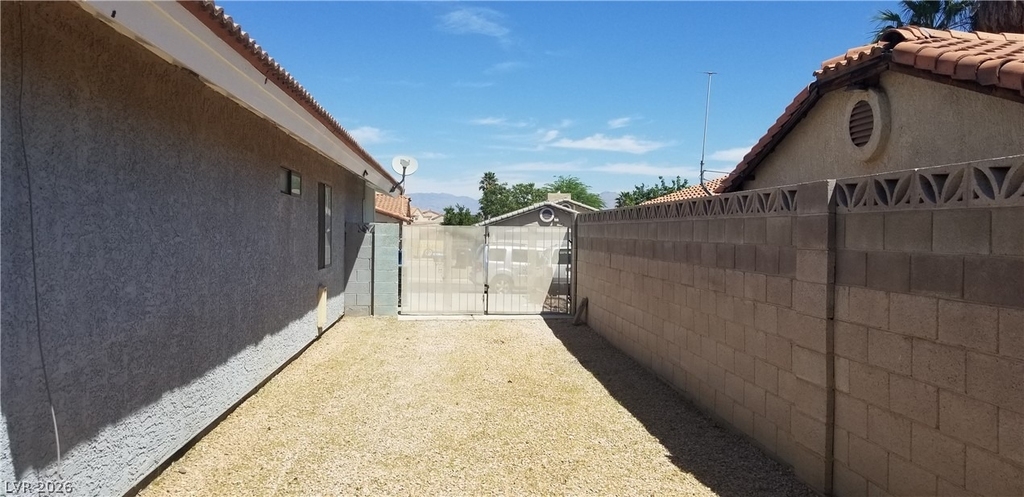 7329 Lattimore Drive - Photo 4