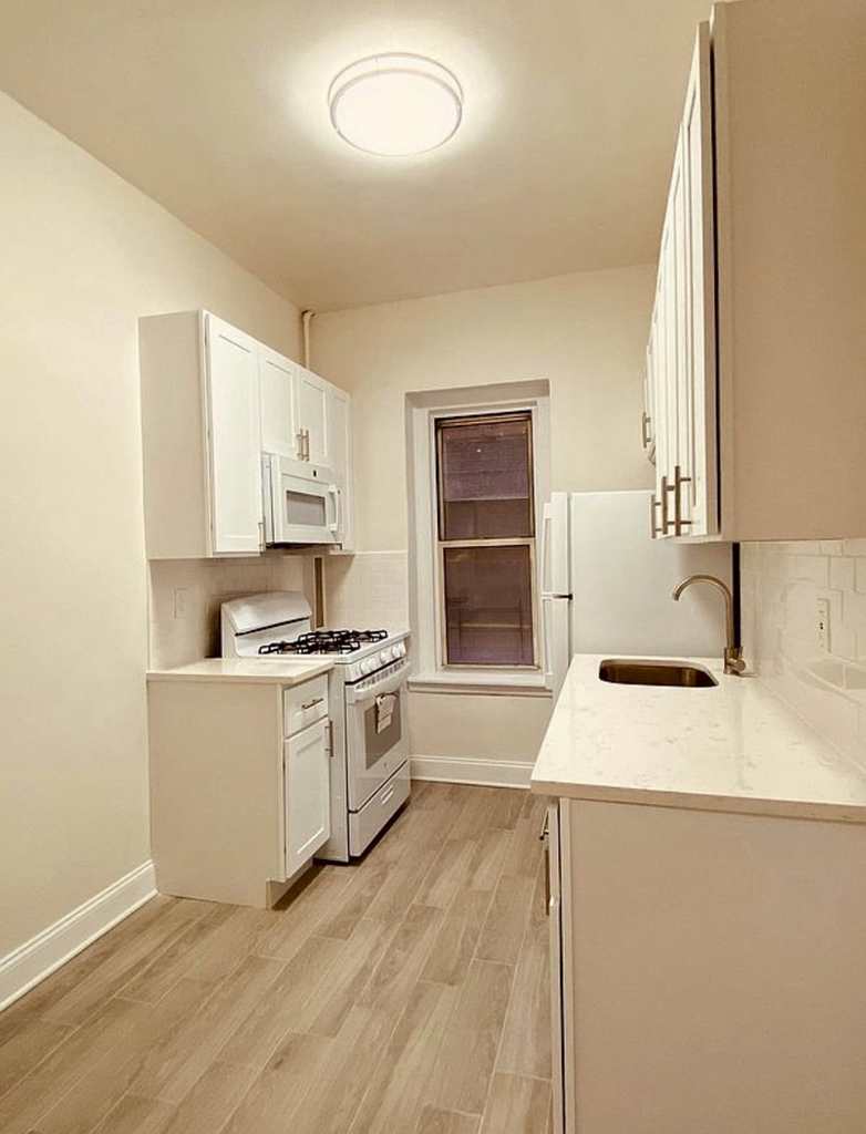 42-22 Ketcham Street - Photo 3