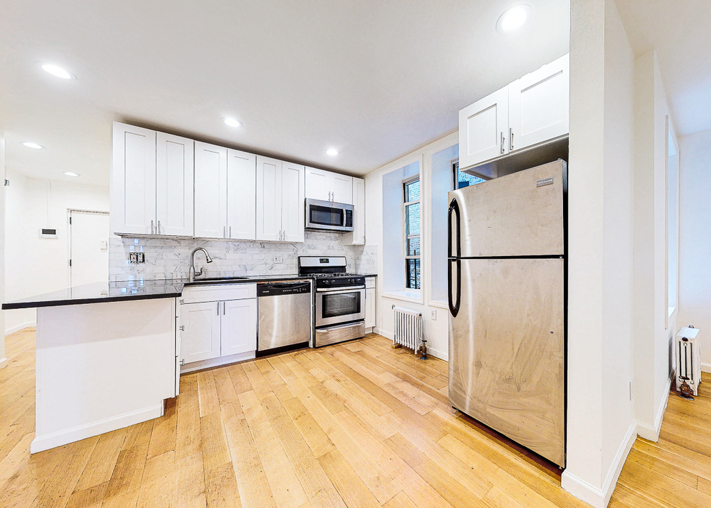 357 Edgecombe Avenue - Photo 1