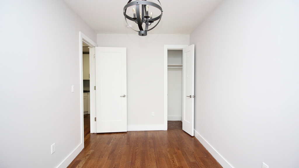 135 Decatur St  - Photo 6