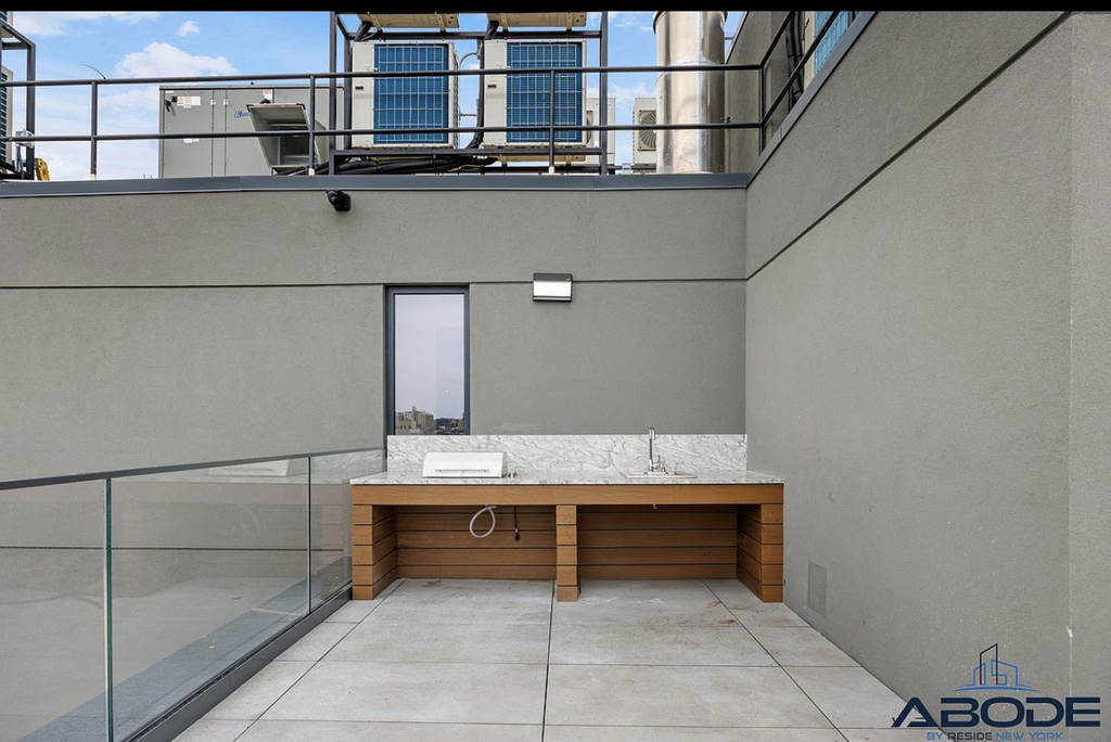 556 Baltic Street - Photo 14