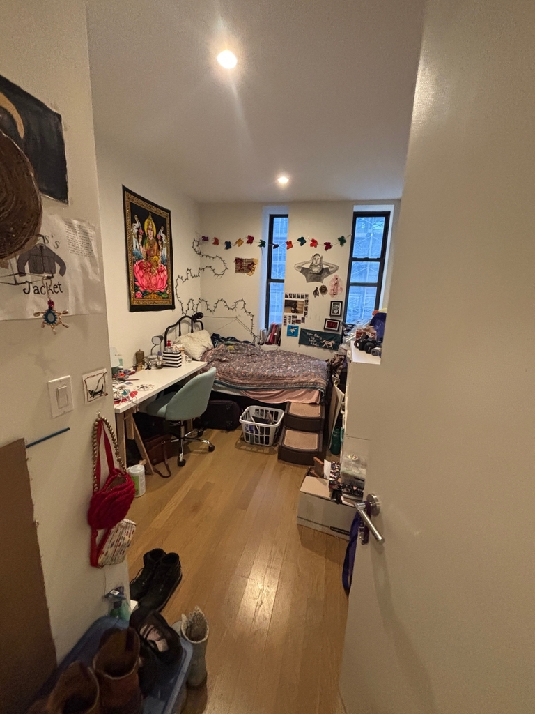 West 48th Street - Photo 11