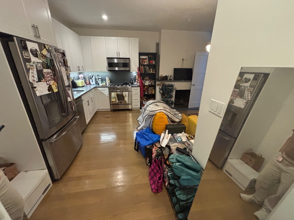 West 48th Street - Photo 7