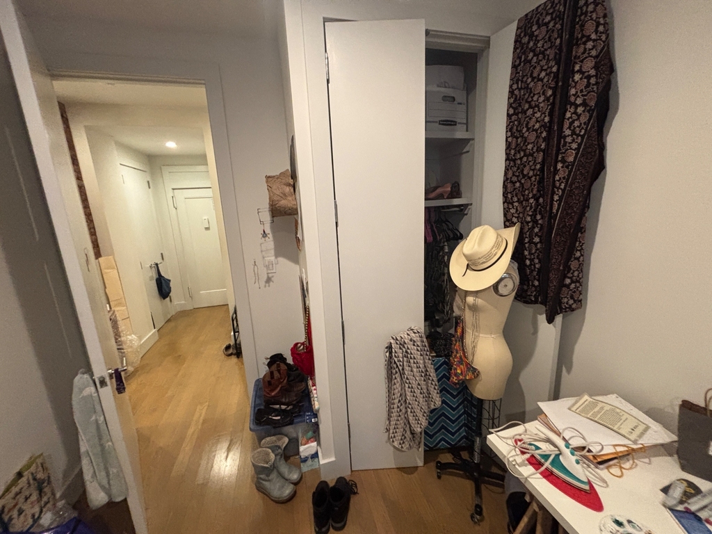 West 48th Street - Photo 9