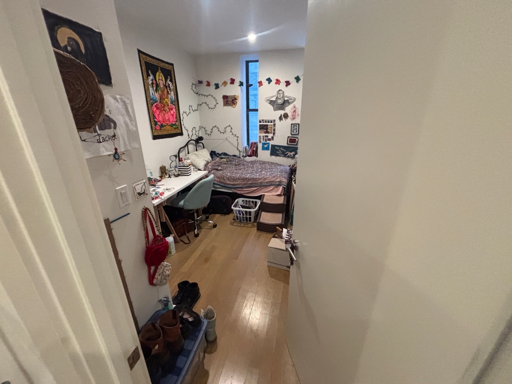 West 48th Street - Photo 10