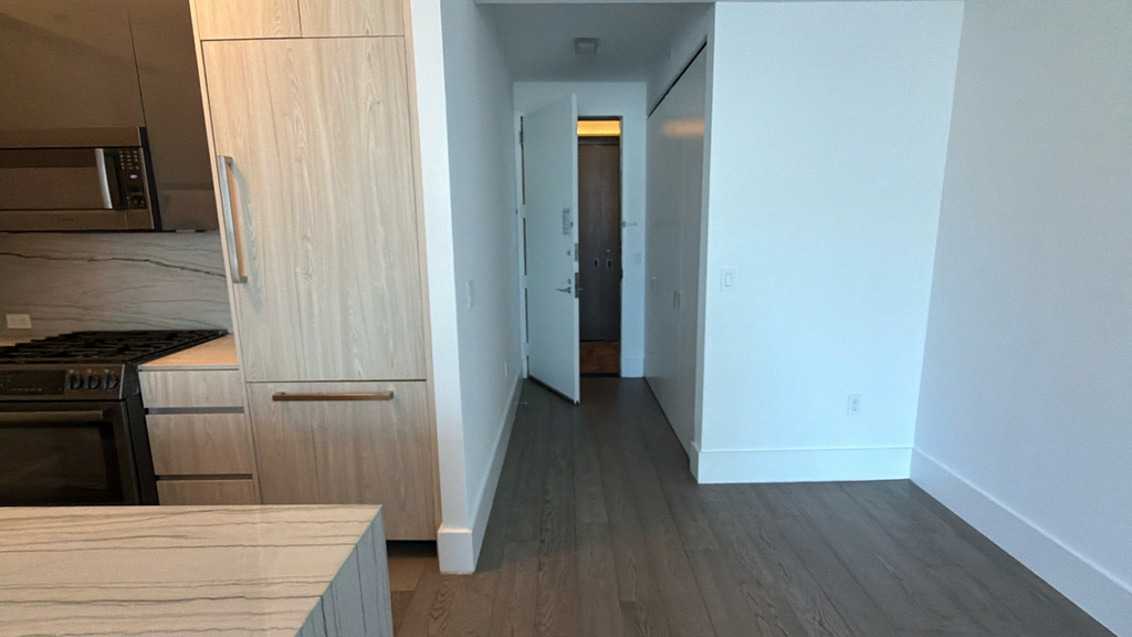 West 47th Street - Photo 11